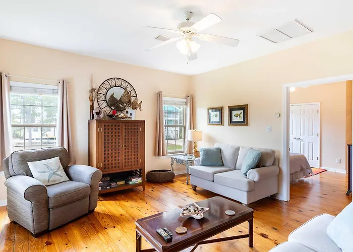 Holiday home Modern 3br Near And Music Venues